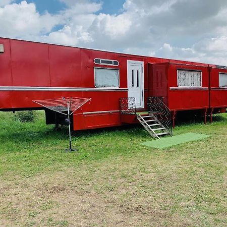 Vintage, Circus Holiday Home Мейбълторп Екстериор снимка