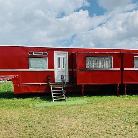 Vintage, Circus Holiday Home Мейбълторп Екстериор снимка