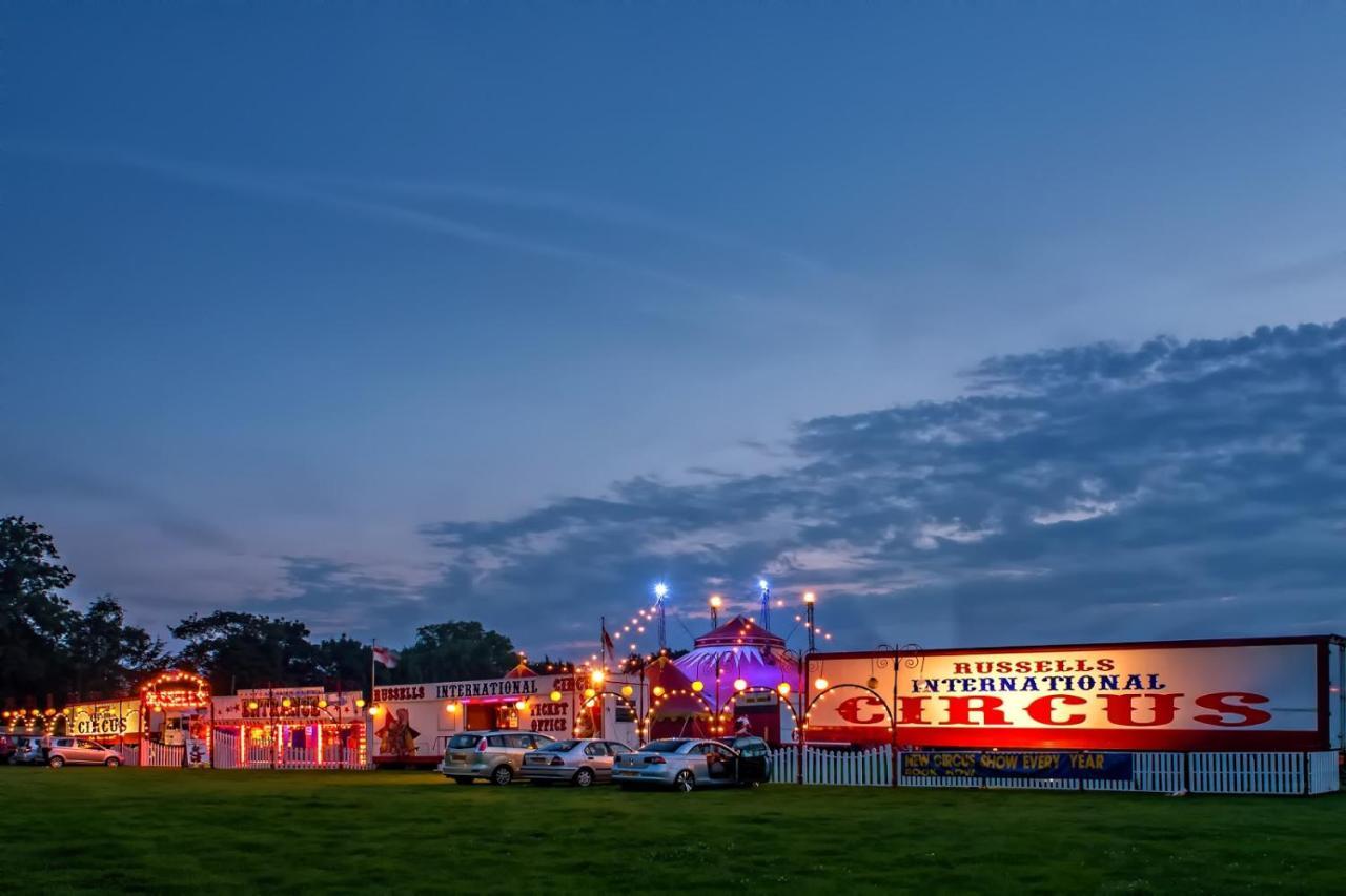 Vintage, Circus Holiday Home Мейбълторп Екстериор снимка