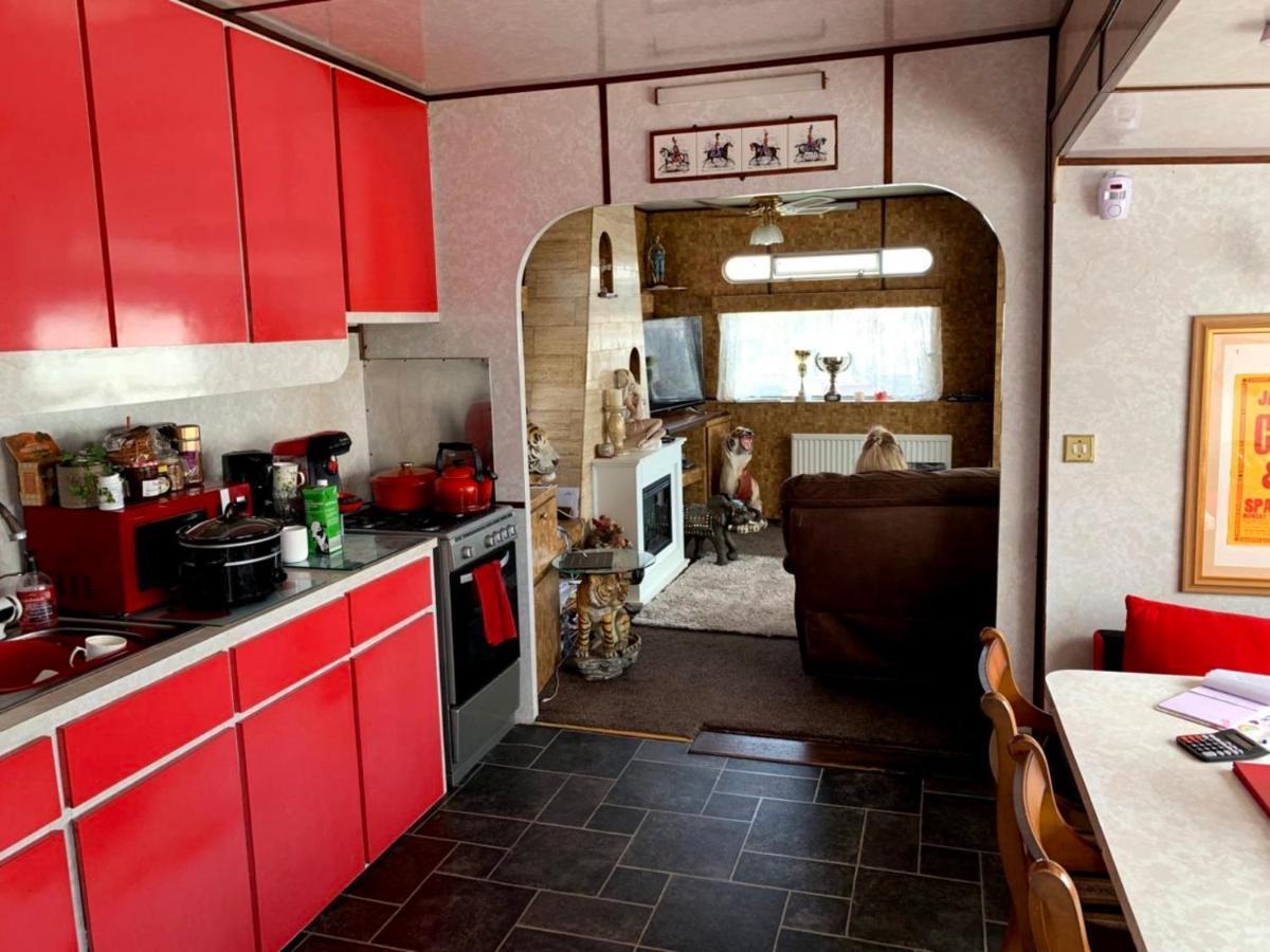 Vintage, Circus Holiday Home Мейбълторп Екстериор снимка