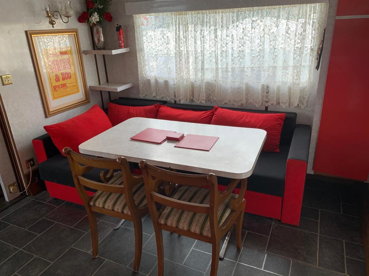 Vintage, Circus Holiday Home Мейбълторп Екстериор снимка